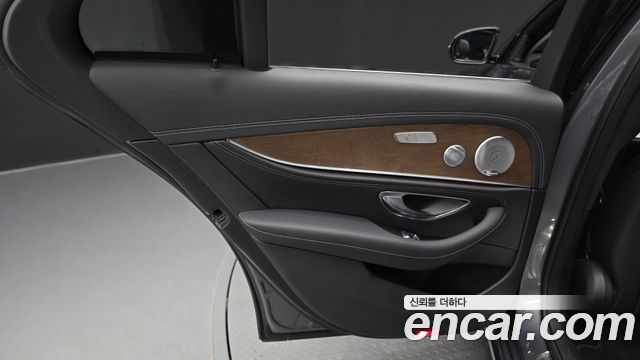 Mercedes-Benz E-Class (W213) E300 4MATIC Exclusive 2020 — фото 25