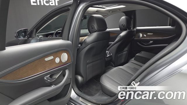 Mercedes-Benz E-Class (W213) E300 4MATIC Exclusive 2020 — фото 26