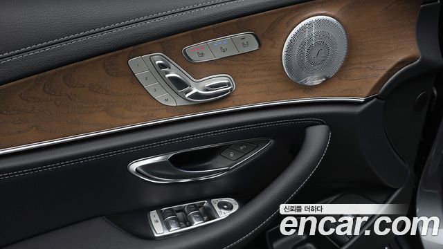 Mercedes-Benz E-Class (W213) E300 4MATIC Exclusive 2020 — фото 31