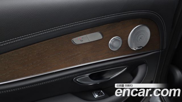 Mercedes-Benz E-Class (W213) E300 4MATIC Exclusive 2020 — фото 32