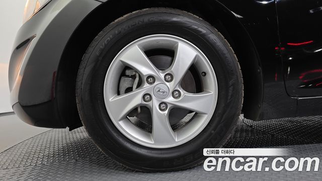 Hyundai Avante 1.6 GDi Smart Standard 2015 — фото 5