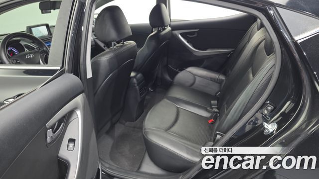 Hyundai Avante 1.6 GDi Smart Standard 2015 — фото 11