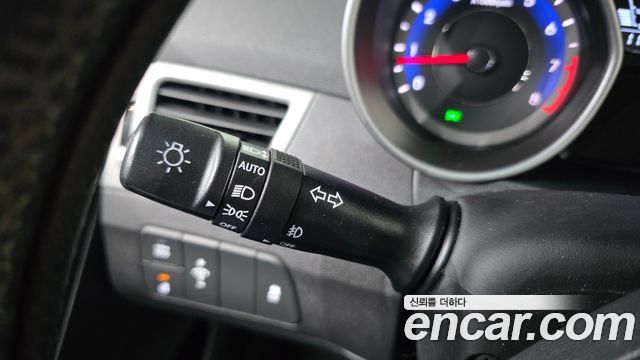 Hyundai Avante 1.6 GDi Smart Standard 2015 — фото 15