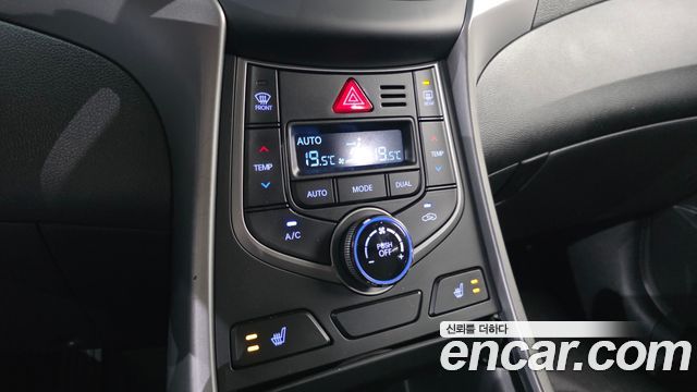 Hyundai Avante 1.6 GDi Smart Standard 2015 — фото 18