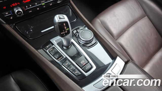 BMW 5 Series GT (F07) GT 30d xDrive 2016 — фото 9