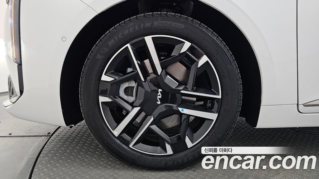 Kia K8 2.5 Gasoline 2WD Noblesse 2025 — фото 5