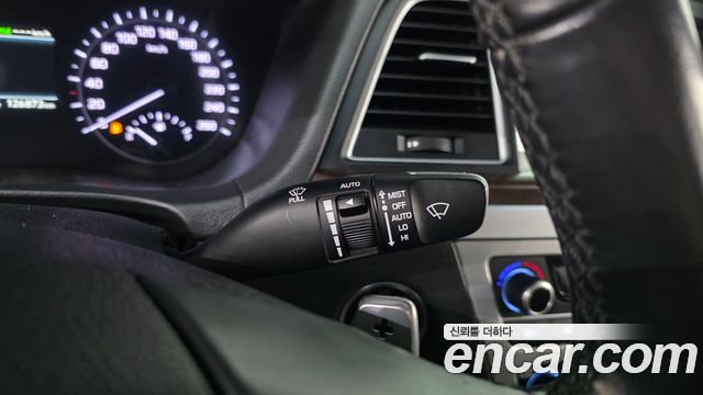 Genesis G80 3.3 GDI AWD Premium Luxury 2017 — фото 20
