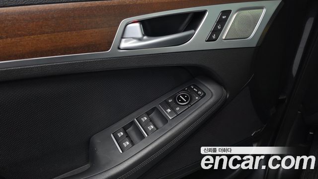 Genesis G80 3.3 GDI AWD Premium Luxury 2017 — фото 27