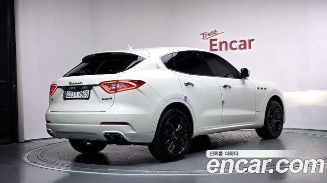 Maserati Levante 3.0 AWD GranLusso 2019 — фото 2