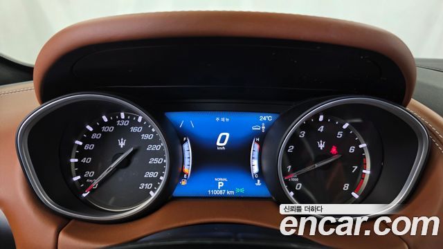 Maserati Levante 3.0 AWD GranLusso 2019 — фото 8