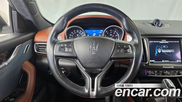 Maserati Levante 3.0 AWD GranLusso 2019 — фото 12