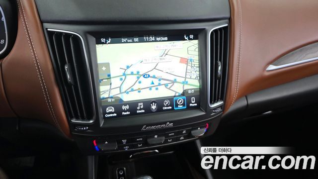 Maserati Levante 3.0 AWD GranLusso 2019 — фото 13