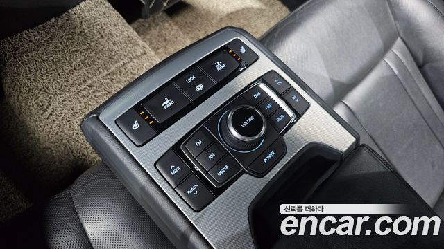 Genesis G80 3.3 GDI Premium Luxury 2017 — фото 18