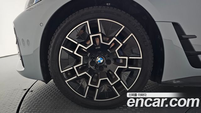 BMW i4 eDrive40 M Sports 2025 — фото 5
