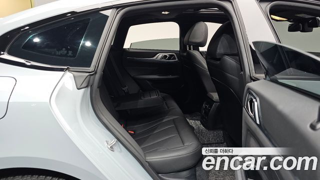 BMW i4 eDrive40 M Sports 2025 — фото 12