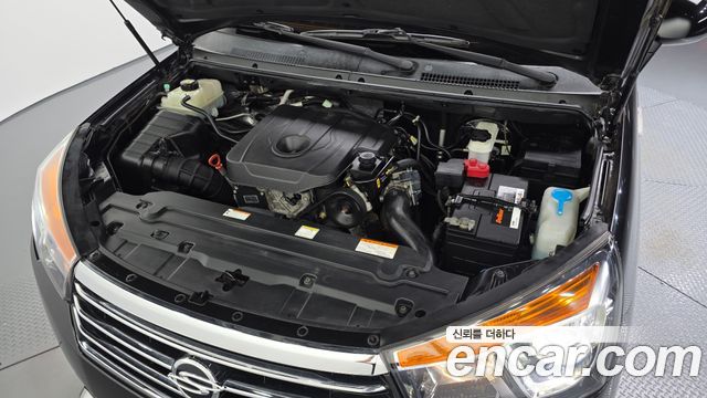 KG Mobility (SsangYong) Korando Turismo 4WD TX 11-seater 2016 — фото 6