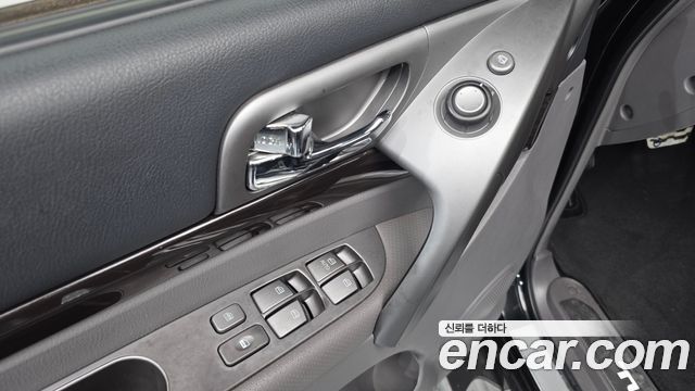 KG Mobility (SsangYong) Korando Turismo 4WD TX 11-seater 2016 — фото 12