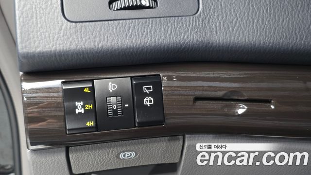 KG Mobility (SsangYong) Korando Turismo 4WD TX 11-seater 2016 — фото 13