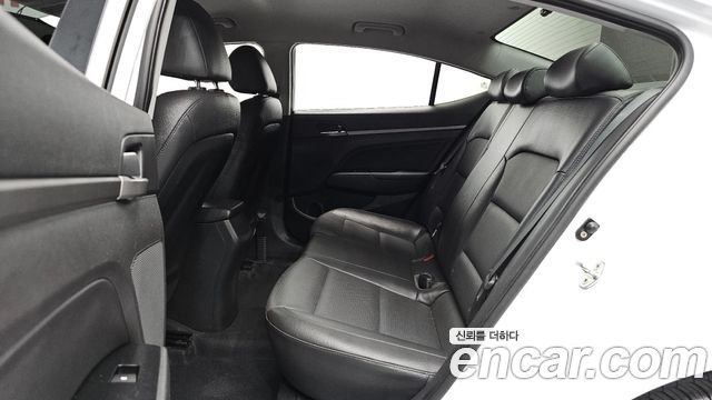 Hyundai Avante (AD) 1.6 GDI Value Plus 2017 — фото 15