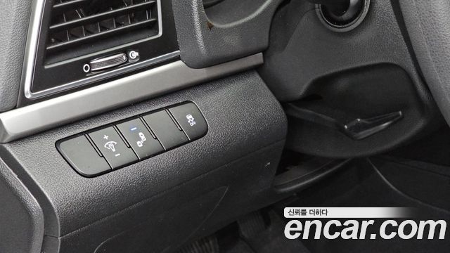 Hyundai Avante (AD) 1.6 GDI Value Plus 2017 — фото 17