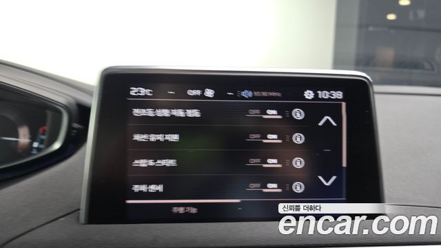 Peugeot 5008 (II) 1.6 BlueHDi GT Line 2018 — фото 17