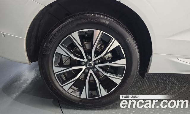 Volvo XC60 (II) B5 Ultimate Bright 2024 — фото 5