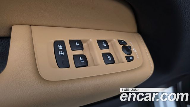 Volvo XC60 (II) B5 Ultimate Bright 2024 — фото 16