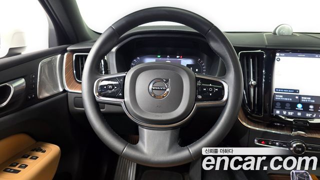 Volvo XC60 (II) B5 Ultimate Bright 2024 — фото 18