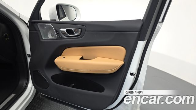 Volvo XC60 (II) B5 Ultimate Bright 2024 — фото 30