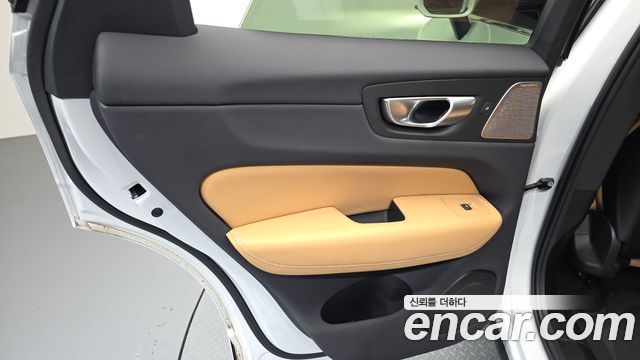 Volvo XC60 (II) B5 Ultimate Bright 2024 — фото 31
