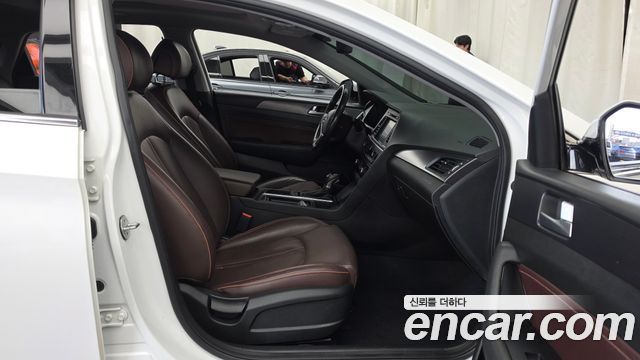 Hyundai Sonata (LF) 1.7 Diesel Care+ 2017 — фото 11