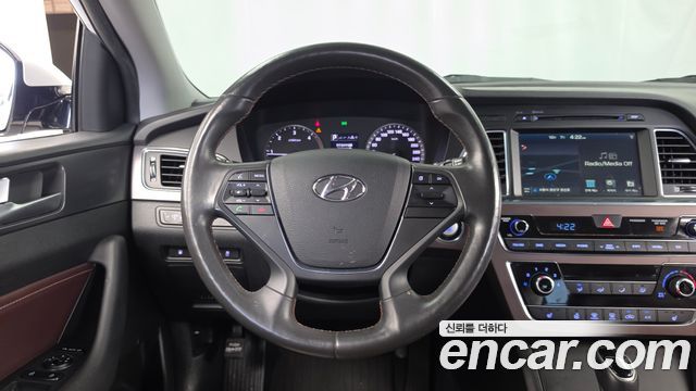 Hyundai Sonata (LF) 1.7 Diesel Care+ 2017 — фото 13