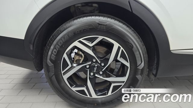 Kia Sportage (V) Diesel 2.0 2WD Prestige 2023 — фото 5