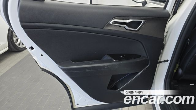 Kia Sportage (V) Diesel 2.0 2WD Prestige 2023 — фото 25