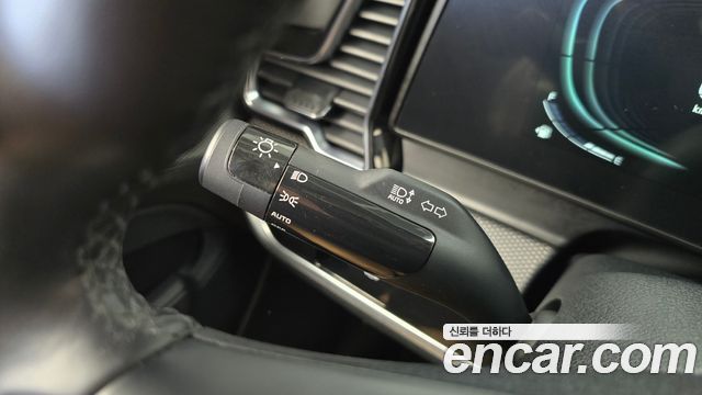Kia Sportage (V) Diesel 2.0 2WD Prestige 2023 — фото 29