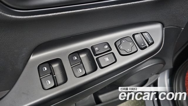 Hyundai Kona 1.6 Turbo 2WD Iron Man Edition 2019 — фото 13