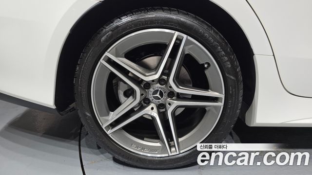Mercedes-Benz CLS-Class (C257) CLS300d 4MATIC 2023 — фото 5