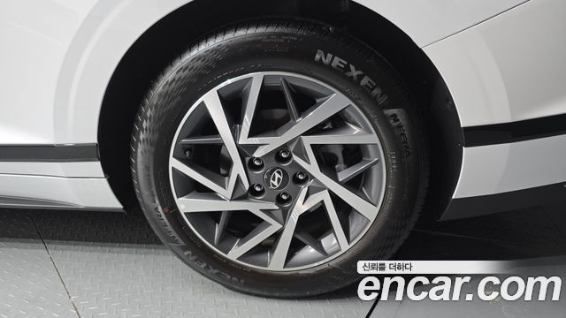 Hyundai Grandeur (GN7) 2,5 Gasoline 2WD Premium 2025 — фото 21