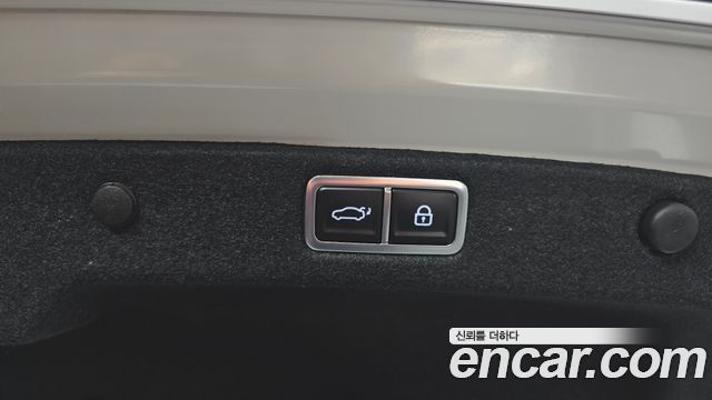 Hyundai Grandeur (GN7) 2,5 Gasoline 2WD Premium 2025 — фото 32