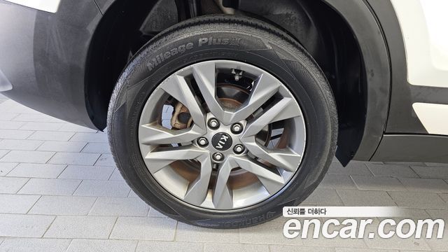 Kia Seltos Gasoline 1.6 Turbo 2WD Prestige 2022 — фото 5