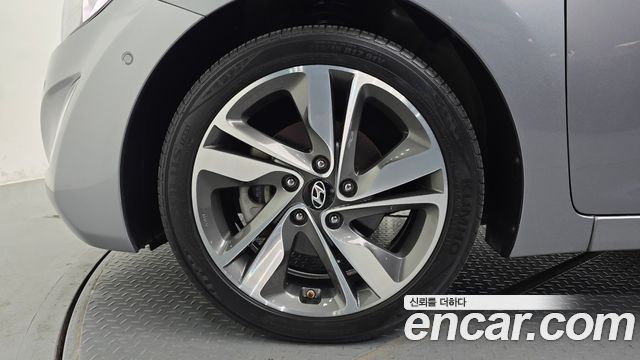 Hyundai Avante 1.6 GDi Premium Standard 2014 — фото 5