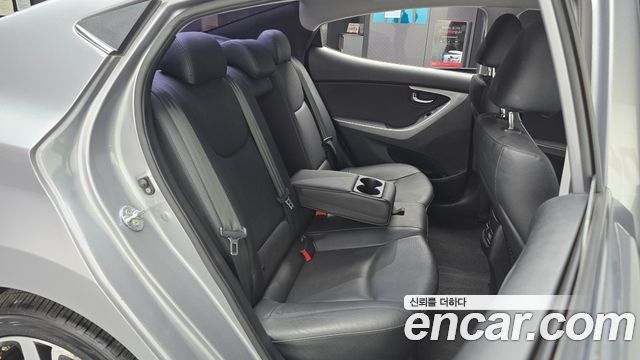 Hyundai Avante 1.6 GDi Premium Standard 2014 — фото 12