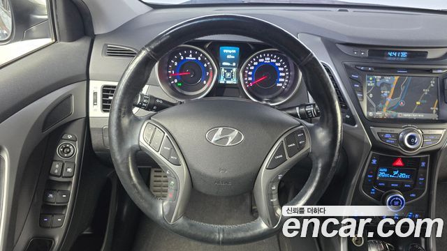 Hyundai Avante 1.6 GDi Premium Standard 2014 — фото 13