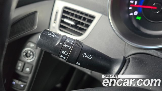 Hyundai Avante 1.6 GDi Premium Standard 2014 — фото 16