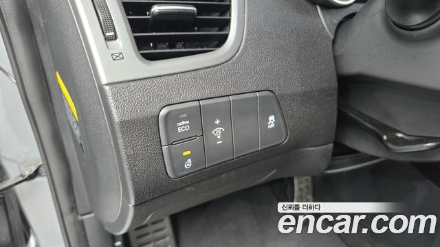 Hyundai Avante 1.6 GDi Premium Standard 2014 — фото 17