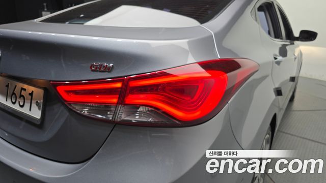 Hyundai Avante 1.6 GDi Premium Standard 2014 — фото 23
