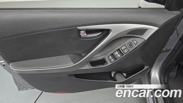 Hyundai Avante 1.6 GDi Premium Standard 2014 — фото 24