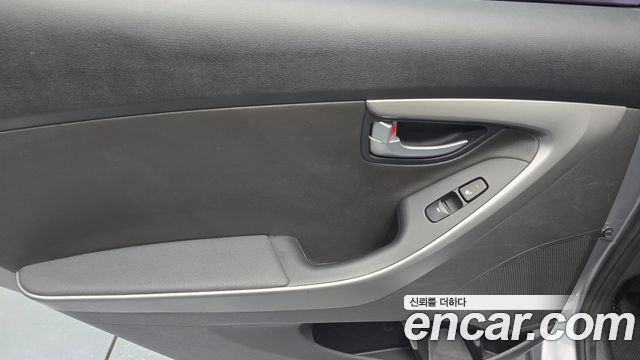Hyundai Avante 1.6 GDi Premium Standard 2014 — фото 29
