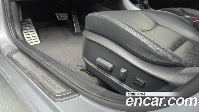 Hyundai Avante 1.6 GDi Premium Standard 2014 — фото 30