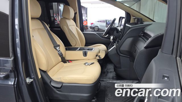 Hyundai Staria Tourer 11-Seater Modern 2024 — фото 11